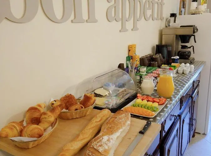 La Colline - D'hotes - Bed & Breakfast 3*